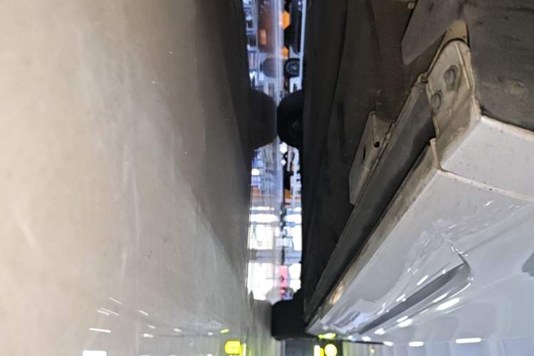 Used Denza D9 2024 DM-i 1050 Luxury Model Left Side Sill
