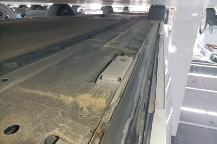 Used Denza D9 2024 DM-i 980 Four-Wheel Drive Prestige Model Left Side Sill