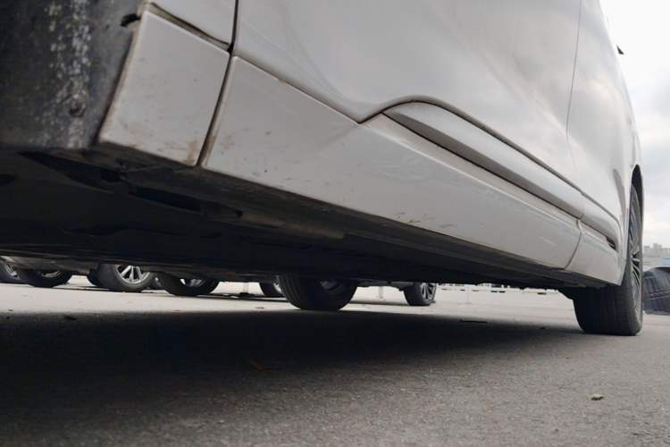 Used Denza D9 2024 DM-i 1050 Luxury Model Left Side Sill