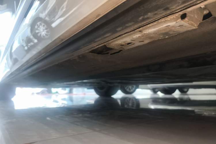 Used Denza D9 2024 DM-i 980 Four-Wheel Drive Prestige Model Left Side Sill