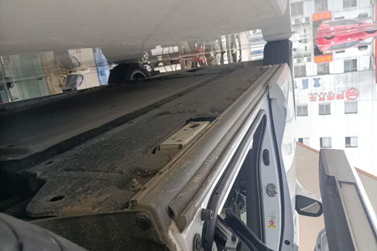 Used Denza D9 2024 DM-i 980 Four-Wheel Drive Flagship Model Left Side Sill