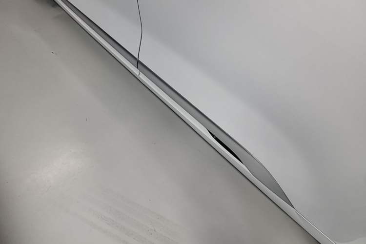 Used Denza D9 2024 EV 600 Four-Wheel Drive Prestige Model Left Side Sill