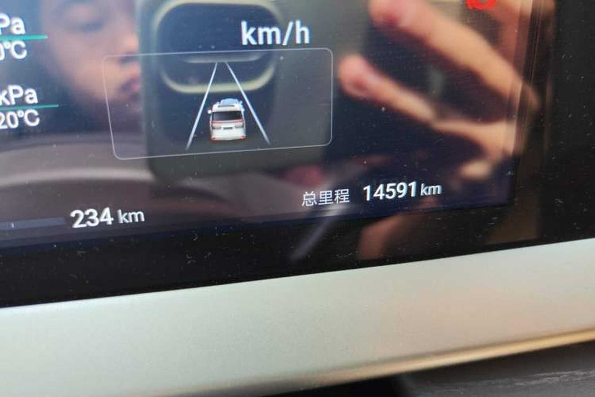Used Denza D9 2024 EV 600 Four-Wheel-Drive Flagship Model Odometer Close Up