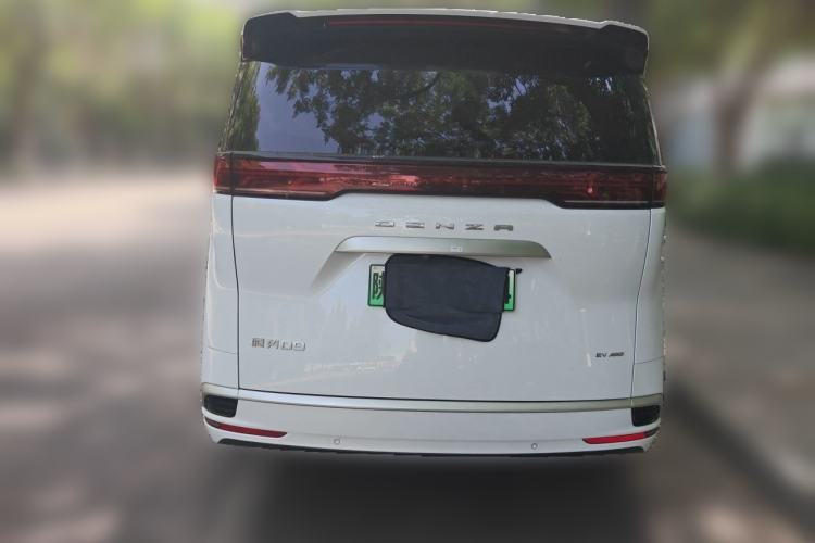Used Denza D9 2024 EV 600 Four-Wheel-Drive Flagship Model Rear