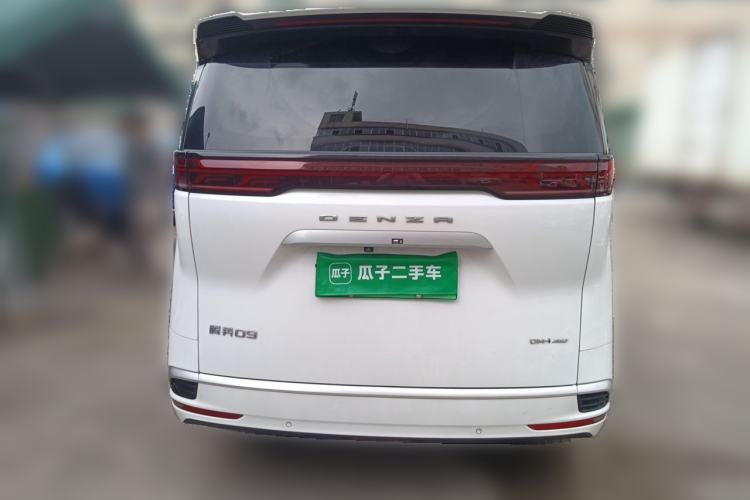 Used Denza D9 2024 DM-i 980 Four-Wheel Drive Prestige Model Rear