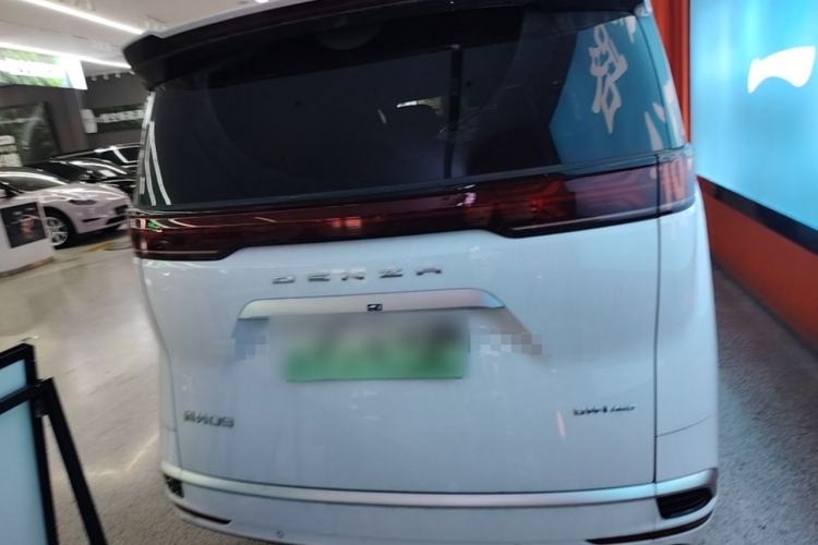 Used Denza D9 2024 DM-i 980 Four-Wheel Drive Prestige Model Rear