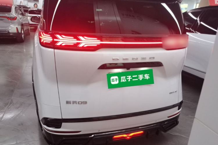 Used Denza D9 2024 DM-i 980 Four-Wheel Drive Prestige Model Rear