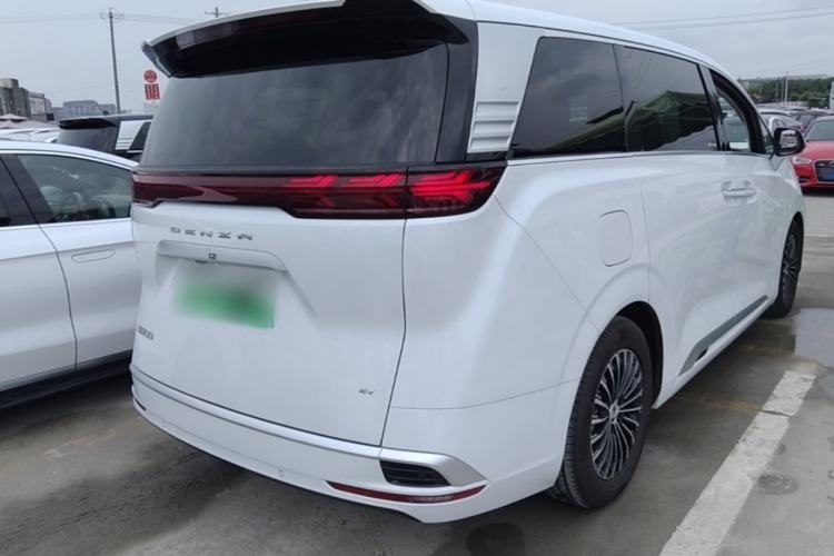 Used Denza D9 2024 EV 620 Premium Model Rear Right 45 Deg
