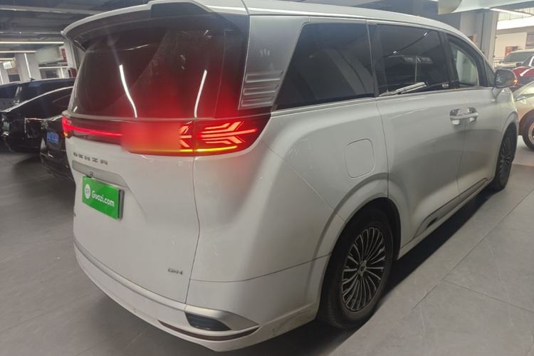 Used Denza D9 2024 DM-i 1050 Luxury Model Rear Right 45 Deg
