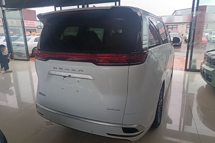 Used Denza D9 2024 DM-i 980 Four-Wheel Drive Flagship Model Rear Right 45 Deg