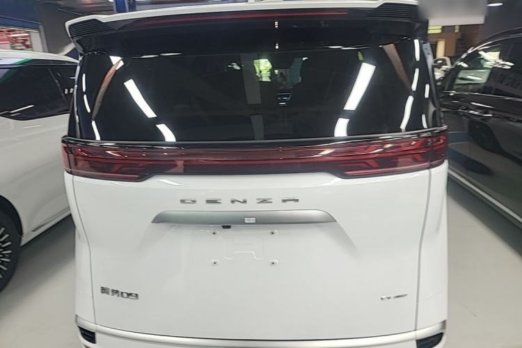 Used Denza D9 2024 EV 600 Four-Wheel Drive Prestige Model Rear