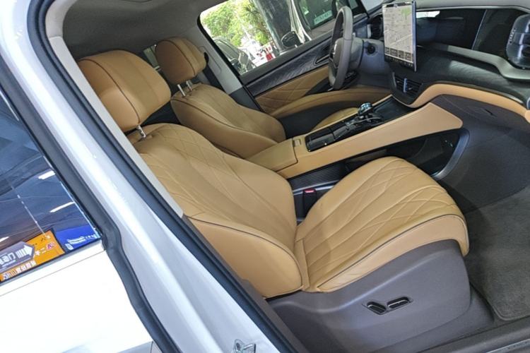 Used Denza D9 2024 DM-i 1050 Luxury Model Right Front Seat