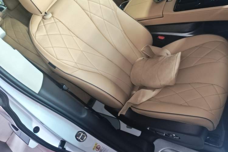 Used Denza D9 2024 DM-i 1050 Luxury Model Right Front Seat
