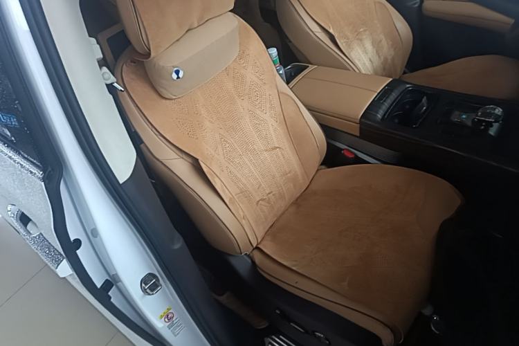 Used Denza D9 2024 DM-i 980 Four-Wheel Drive Flagship Model Right Front Seat