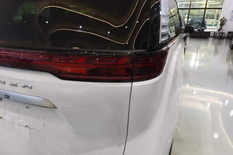 Used Denza D9 2024 DM-i 1050 Luxury Model Right Rear Taillight