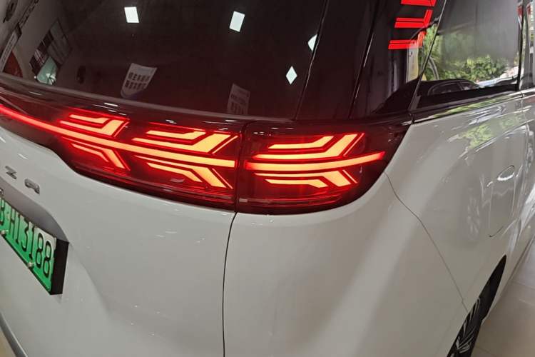 Used Denza D9 2024 DM-i 1050 Luxury Model Right Rear Taillight