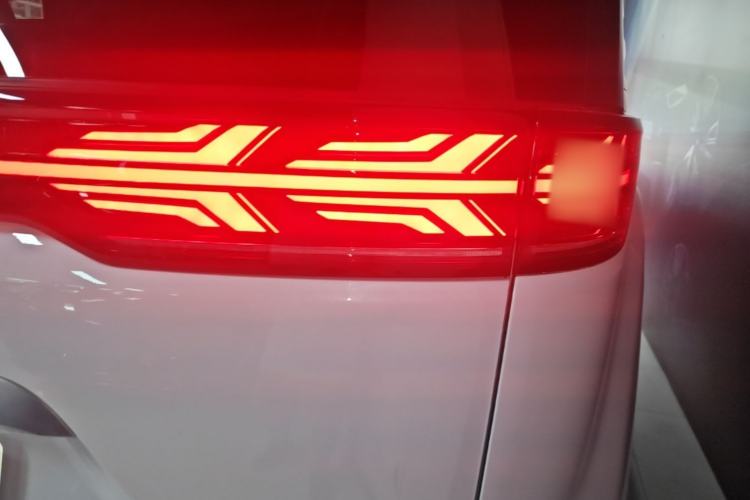 Used Denza D9 2024 DM-i 1050 Luxury Model Right Rear Taillight