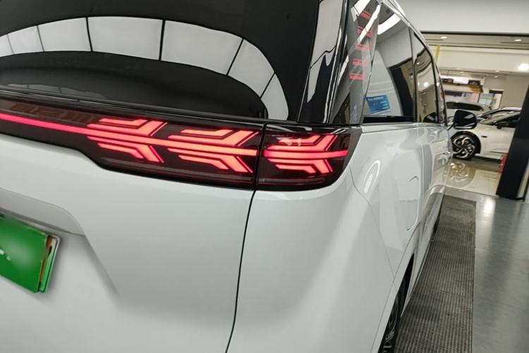 Used Denza D9 2024 DM-i 1050 Luxury Model Right Rear Taillight