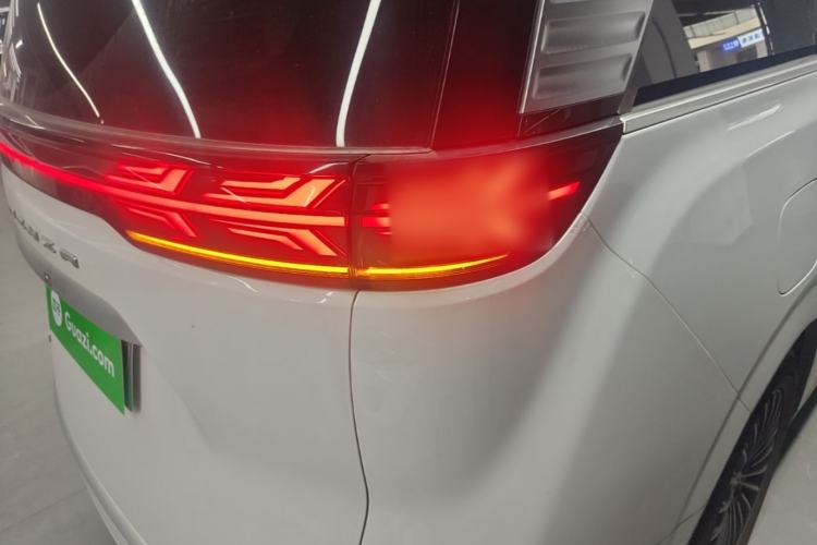 Used Denza D9 2024 DM-i 1050 Luxury Model Right Rear Taillight