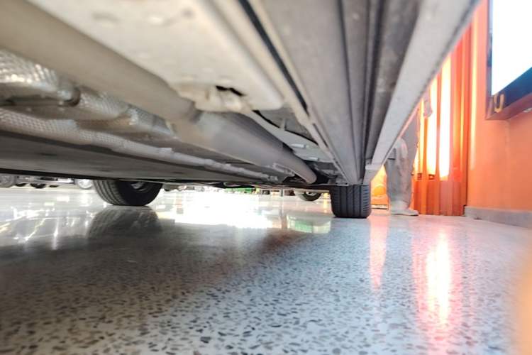 Used Denza D9 2024 DM-i 980 Four-Wheel Drive Prestige Model Right Side Sill