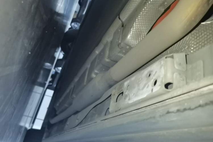 Used Denza D9 2024 DM-i 980 Four-Wheel Drive Prestige Model Right Side Sill