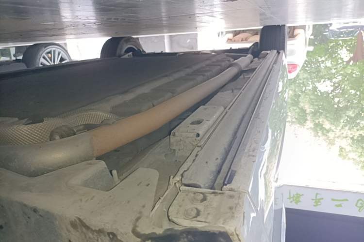 Used Denza D9 2024 DM-i 980 Four-Wheel Drive Prestige Model Right Side Sill