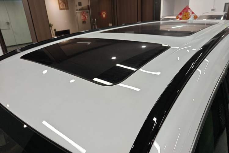 Used Denza D9 2024 DM-i 980 Four-Wheel Drive Prestige Model Roof