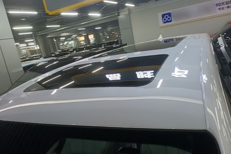 Used Denza D9 2024 DM-i 980 Four-Wheel Drive Prestige Model Roof