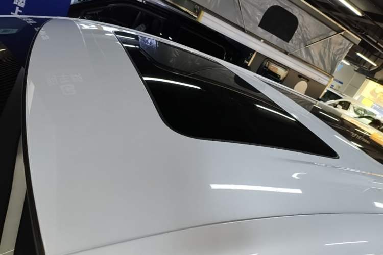 Used Denza D9 2024 DM-i 980 Four-Wheel Drive Prestige Model Roof