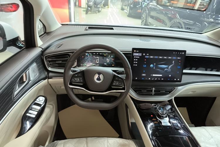 Used Denza D9 2024 DM-i 980 Four-Wheel Drive Prestige Model Steering Wheel