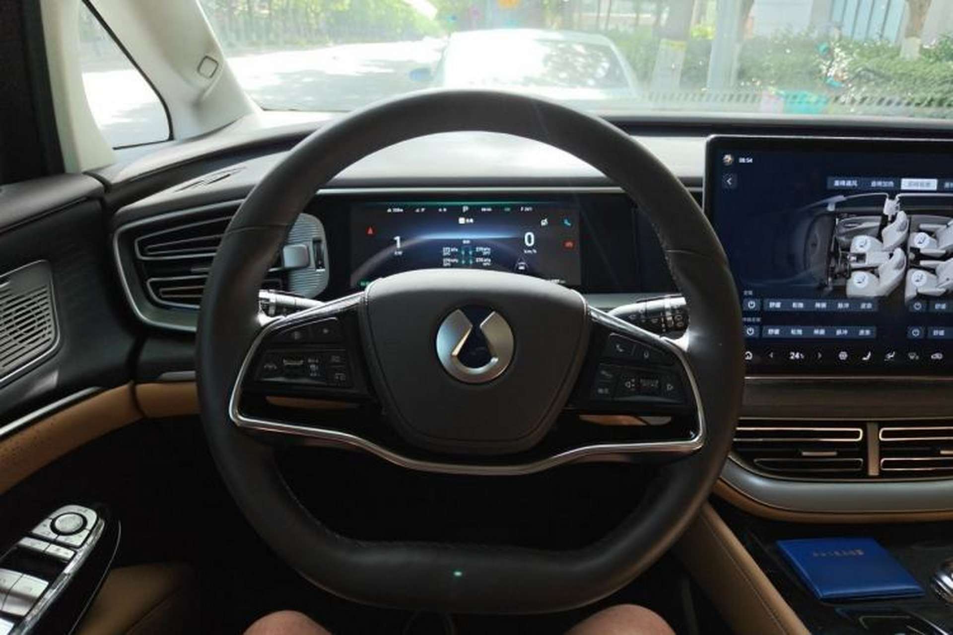 Used Denza D9 2024 EV 600 Four-Wheel-Drive Flagship Model Steering Wheel