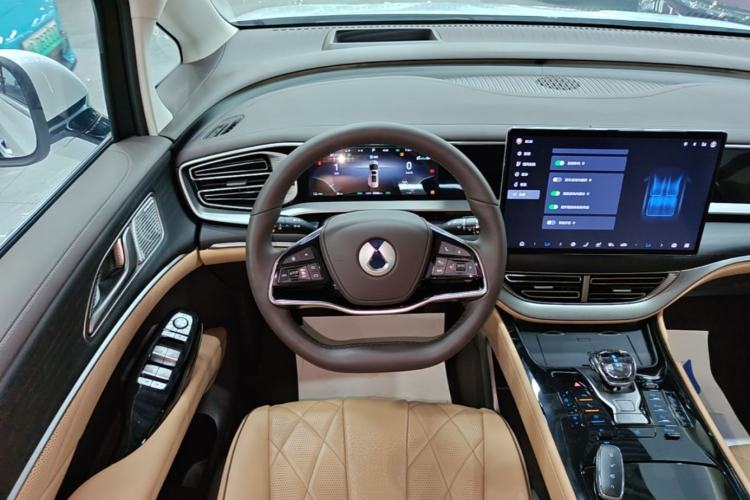 Used Denza D9 2024 DM-i 980 Four-Wheel Drive Prestige Model Steering Wheel