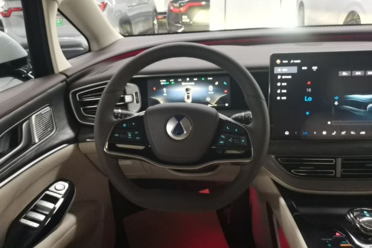 Used Denza D9 2024 DM-i 980 Four-Wheel Drive Prestige Model Steering Wheel