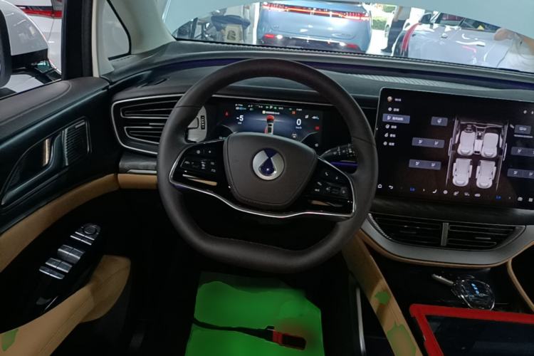 Used Denza D9 2024 DM-i 980 Four-Wheel Drive Prestige Model Steering Wheel