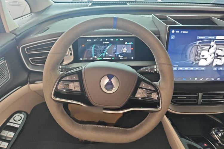 Used Denza D9 2024 DM-i 980 Four-Wheel Drive Prestige Model Steering Wheel