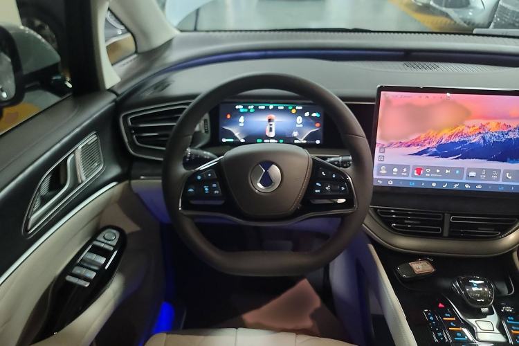 Used Denza D9 2024 DM-i 980 Four-Wheel Drive Prestige Model Steering Wheel