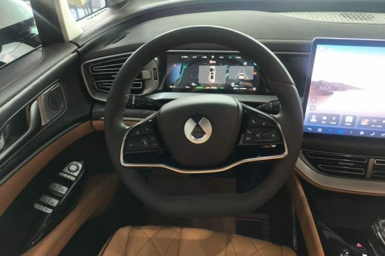 Used Denza D9 2024 DM-i 980 Four-Wheel Drive Prestige Model Steering Wheel