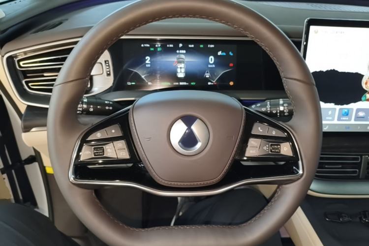Used Denza D9 2024 DM-i 980 Four-Wheel Drive Prestige Model Steering Wheel