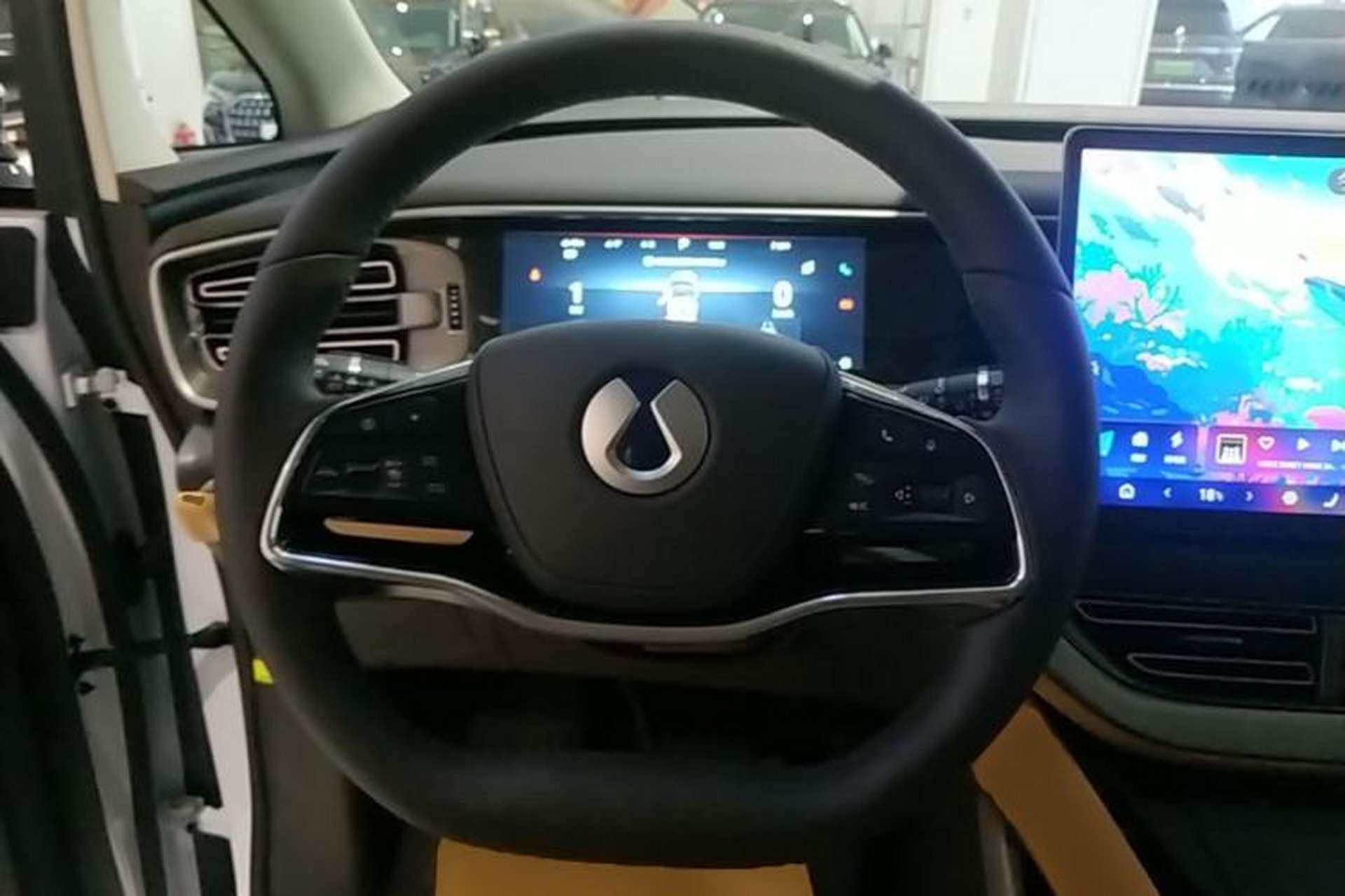 Used Denza D9 2024 DM-i 980 Four-Wheel Drive Prestige Model Steering Wheel