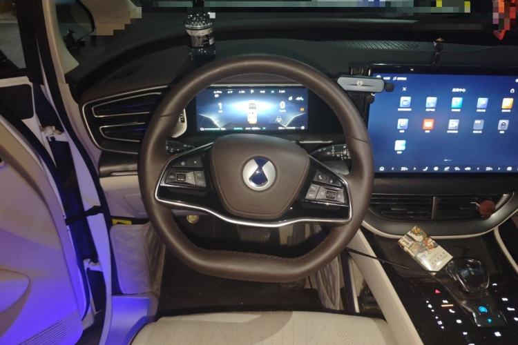 Used Denza D9 2024 DM-i 1050 Luxury Model Steering Wheel