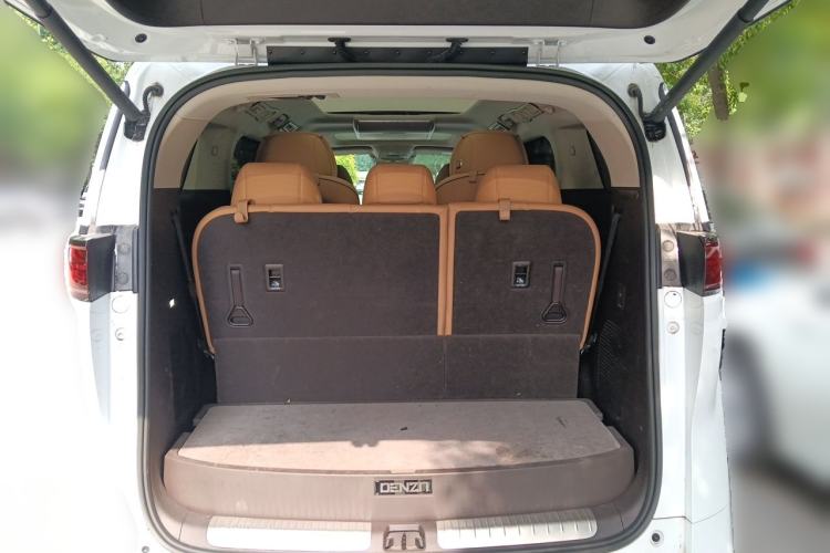 Used Denza D9 2024 DM-i 1050 Luxury Model Trunk