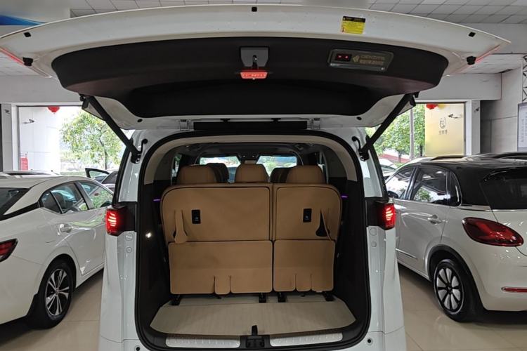 Used Denza D9 2024 DM-i 1050 Luxury Model Trunk