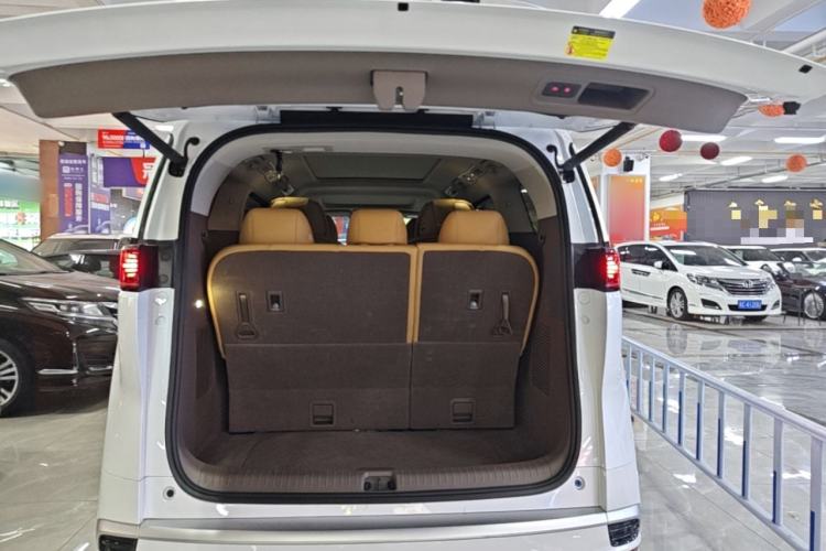 Used Denza D9 2024 DM-i 1050 Luxury Model Trunk