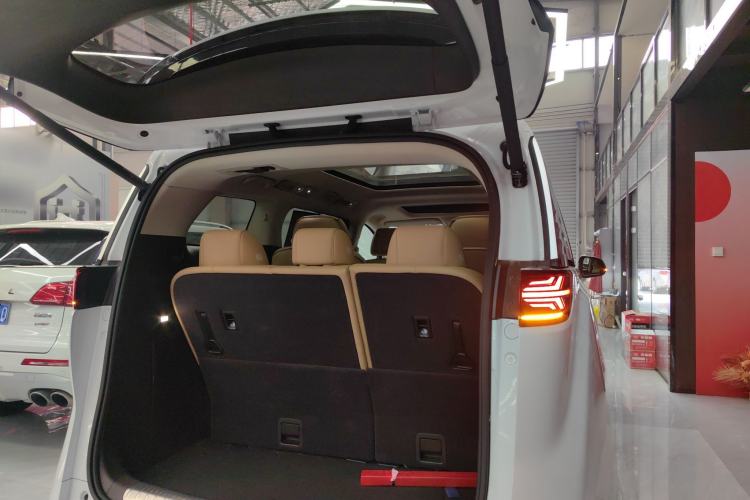 Used Denza D9 2024 DM-i 970 Luxury Model Trunk