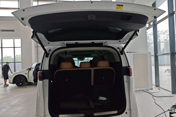 Used Denza D9 2024 DM-i 970 Luxury Model Trunk