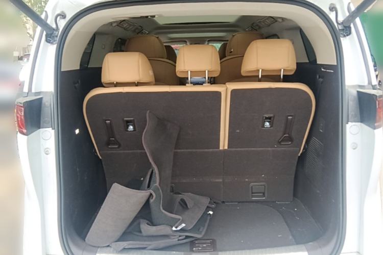 Used Denza D9 2024 DM-i 1050 Luxury Model Trunk