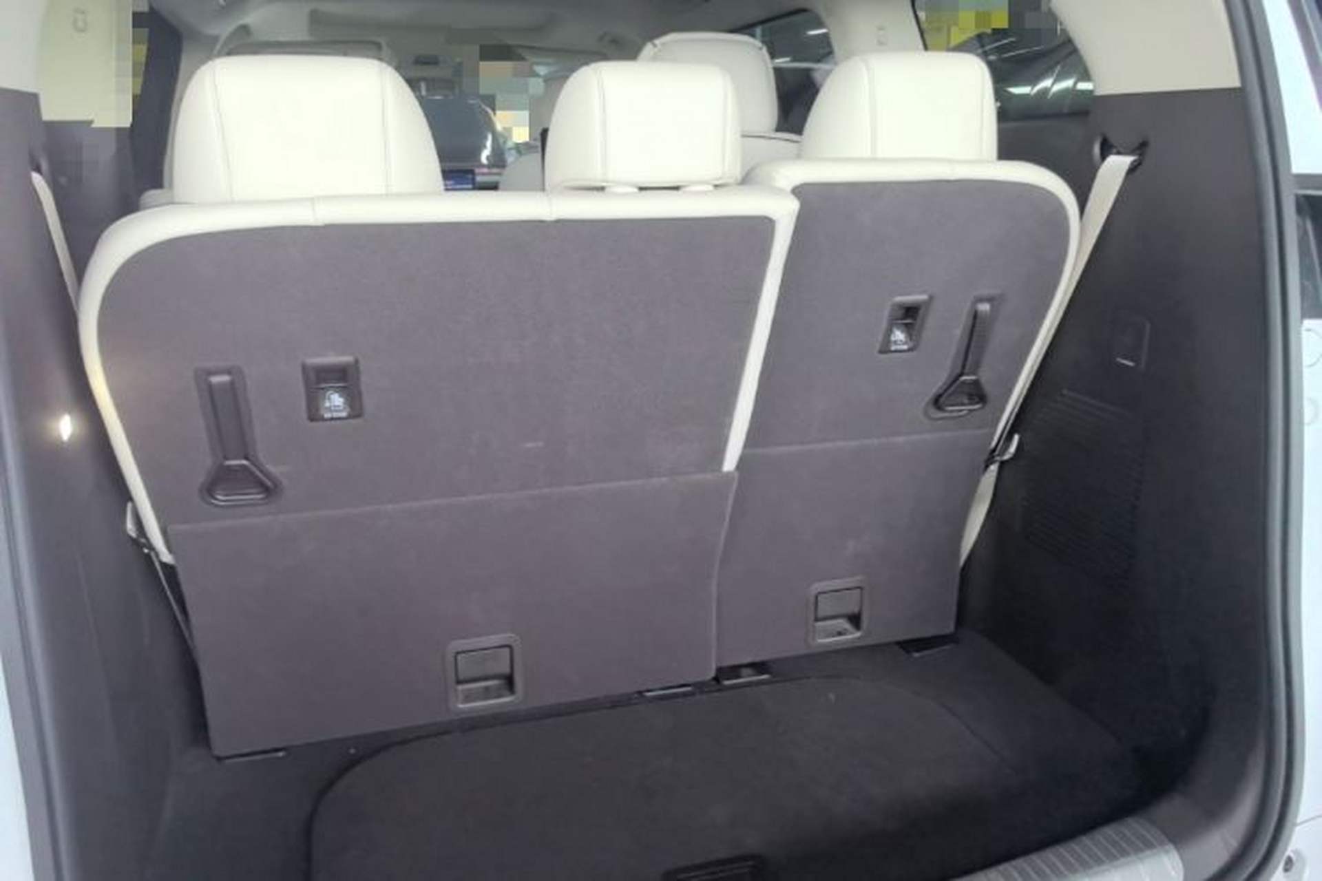 Used Denza D9 2024 DM-i 980 Four-Wheel Drive Flagship Model Trunk