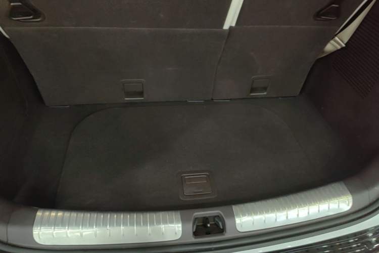 Used Denza D9 2024 DM-i 1050 Luxury Model Trunk