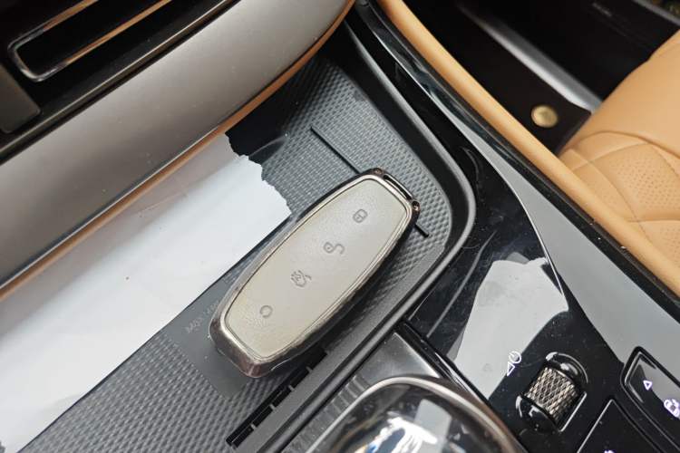 Used Denza D9 2024 DM-i 970 Luxury Model Vehicle Key