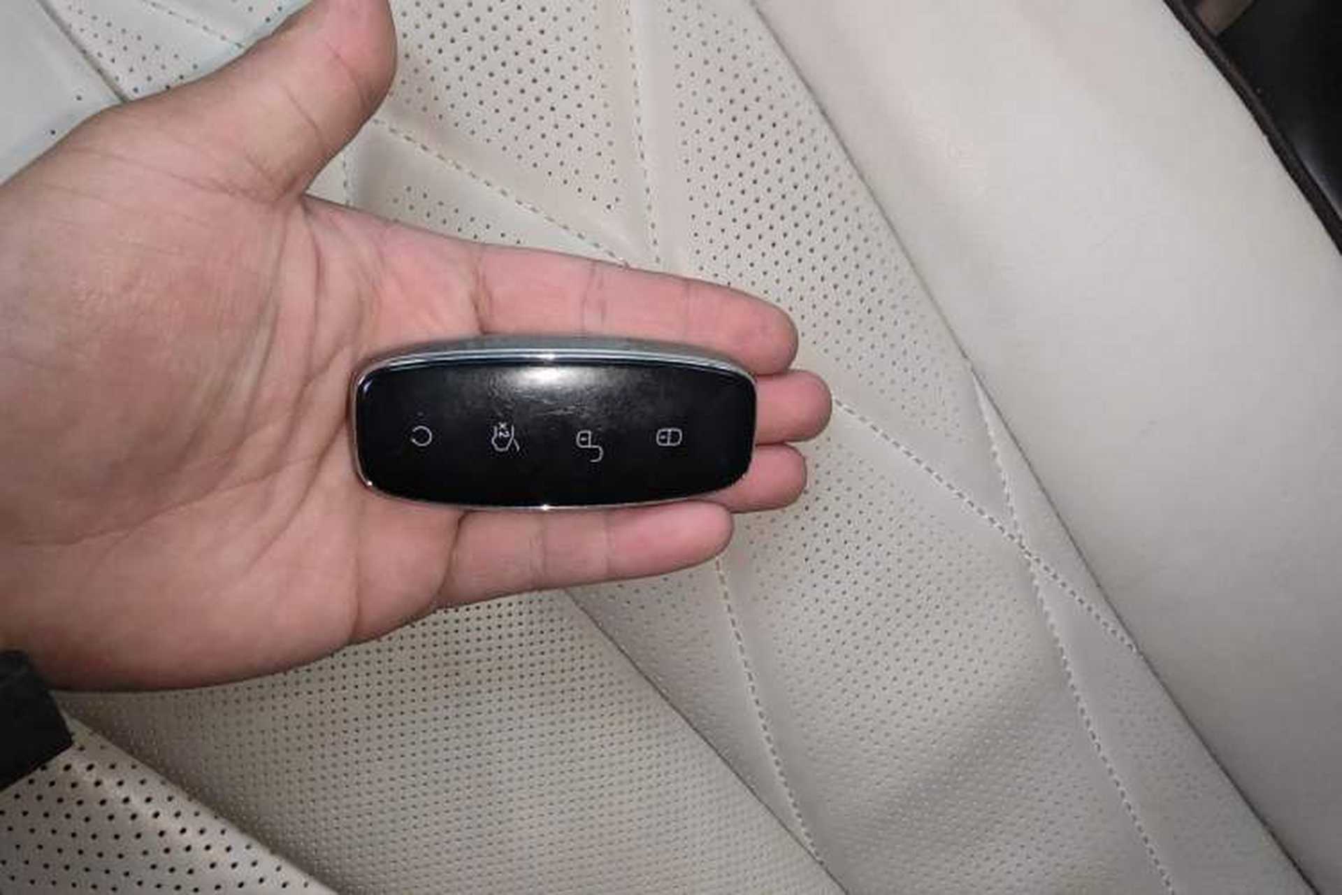 Used Denza D9 2024 DM-i 980 Four-Wheel Drive Flagship Model Vehicle Key